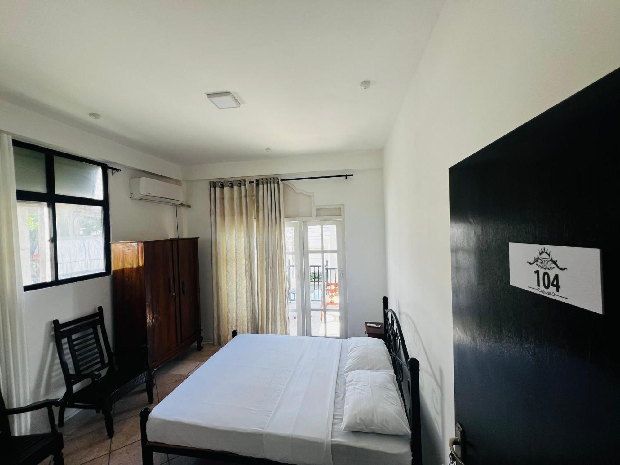 Ramlyn Guesthouse & Restaurant Negombo Dış mekan fotoğraf