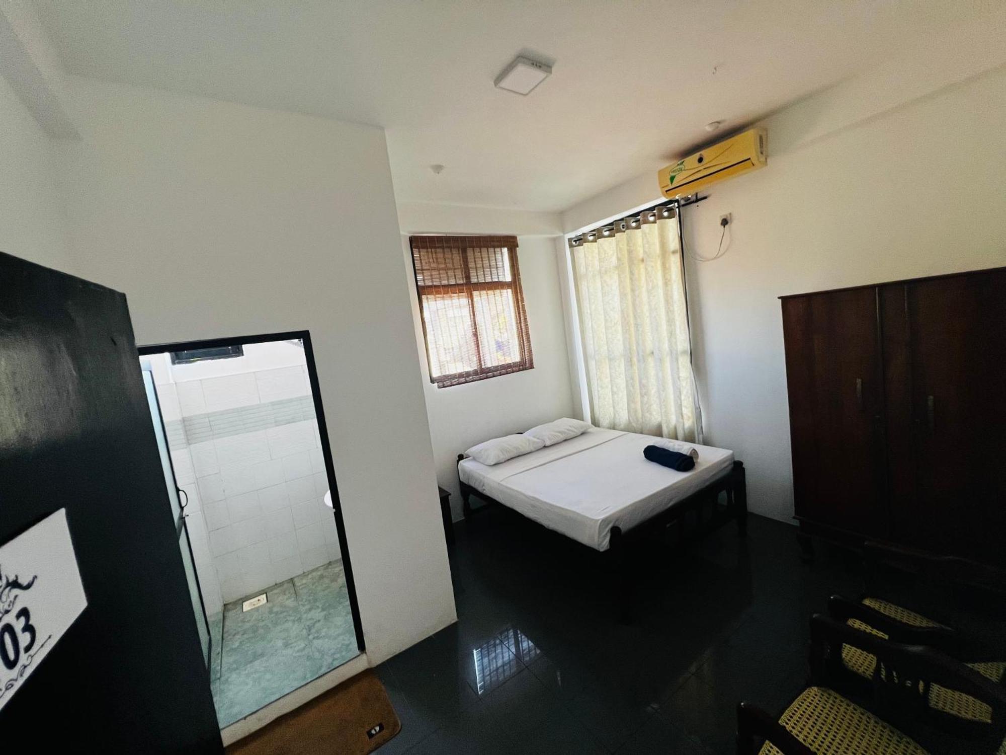 Ramlyn Guesthouse & Restaurant Negombo Dış mekan fotoğraf