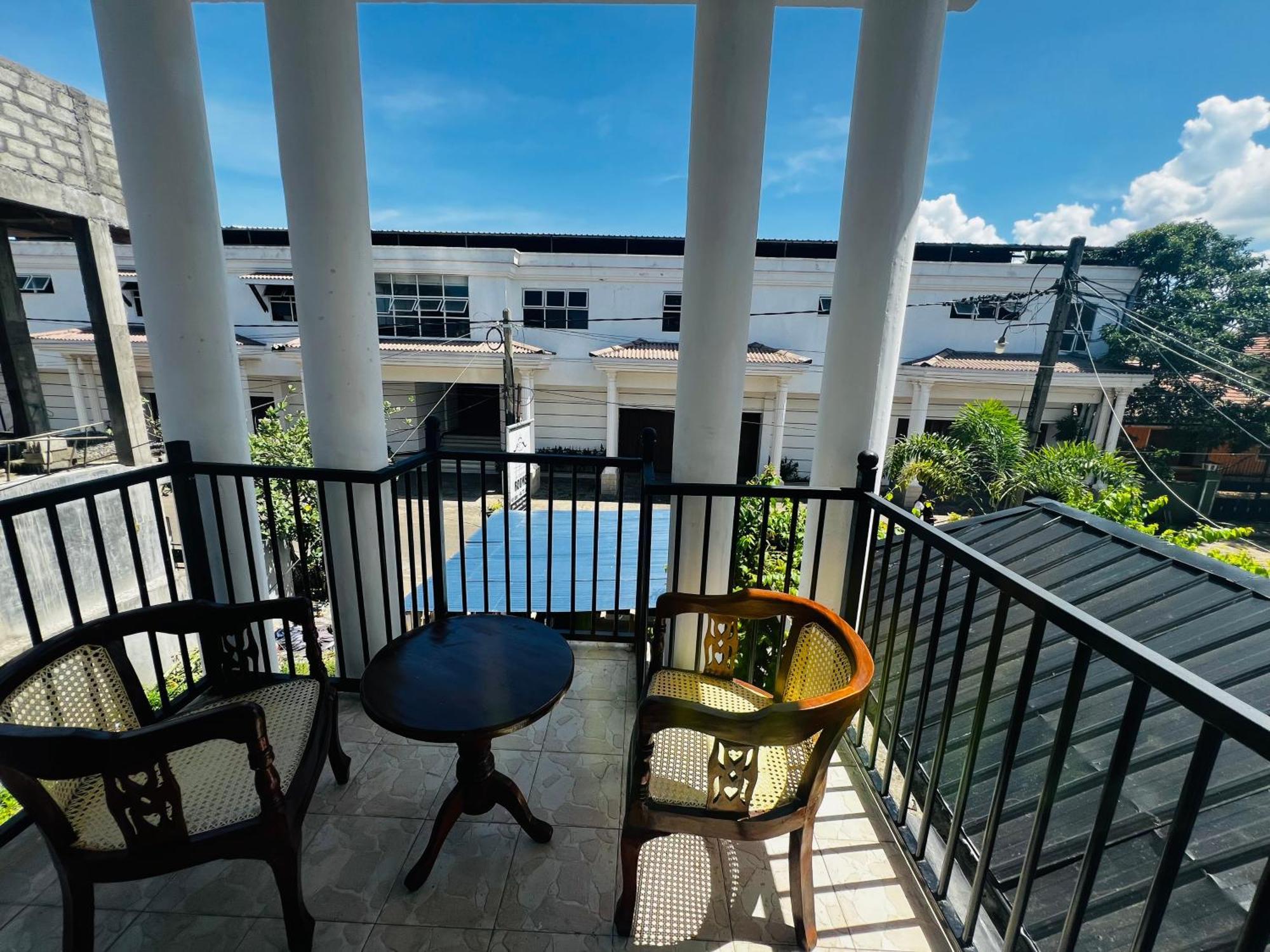 Ramlyn Guesthouse & Restaurant Negombo Dış mekan fotoğraf