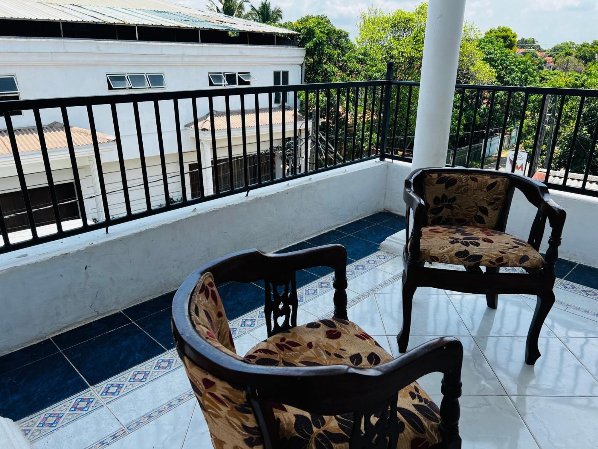 Ramlyn Guesthouse & Restaurant Negombo Dış mekan fotoğraf